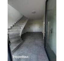 Helle 2-Zimmer-Wohnung mit offener Küche und bodentiefen Fenstern - Bremerhaven Leherheide