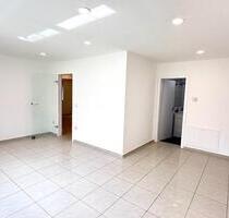 Renovierte 3 Zimmer Souterrainwohnung inkusive Küche ruhige Lage - Würzburg Heuchelhof