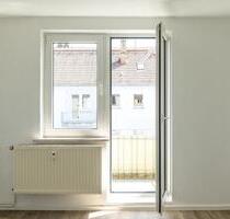 Auspacken & loswohnen: Frisch sanierte und möblierte 2-Zi-Wohnung mit Balkon in Löderburg - Staßfurt