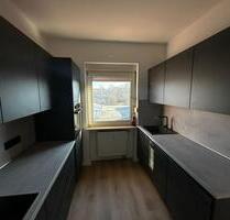 Modernisierte 3-Zimmer-Wohnung (ca. 100 m²) mit Einbauküche - attraktive Lage in Hof