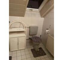 Dachgeschosswohnung möbliert, ca. 60 m2 3 Zimmer - Küche - Bad - Marktsteft