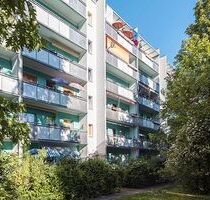 Familienfreundliche 3-Zimmerwohnung mit Balkon und Aufzug! - Dresden Prohlis