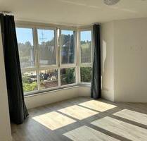Attraktive helle 2 Zimmer Wohnung mit Einbauküche - Nürtingen