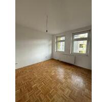 Altbauwohnung 3,5 Zimmer mit Balkon im 1. OG in Rüttenscheid! - Essen Stadtbezirk II