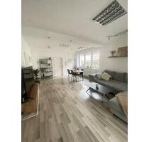 2,5-Zimmer-Wohnung ca. 80 m², Nordheim, Einbauküche - Nordheim vor der Rhön