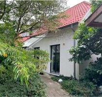 Architekten-sanierte Doppelhaushälfte mit großem Gartenparadies - Geeste