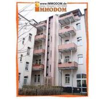 Schön geschnittene 3-Zimmer-Wohnung mit EINBAUKÜCHE, Personenaufzug, BALKON und Gäste-WC zu vermieten! - Zwickau