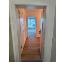 Erstbezug nach Sanierung, moderne 4-Zimmerwohnung - Düsseldorf Stadtmitte