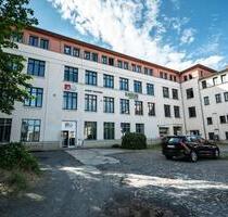 kleine Bürofläche in Dresden-Löbtau mit Stellplatz in verkehrsgünstiger Lage zu vermieten