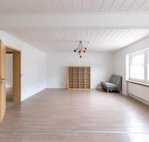 Grosse EG Wohnung mit absperrbarem Garten in 30er Zone, - Ebermannsdorf