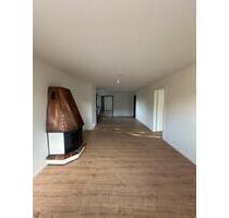 Drei-Zimmer-Wohnung, komplett renoviert - Altenkirchen (Westerwald)