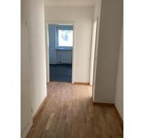 3-Zimmer-Wohnung mit Balkon im Erdgeschoss mit Balkon - Hochheim am Main