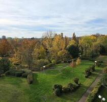 Köln – Erstbezug nach Renovierung - Wohnung mit zeitgemäßen Badezimmern und elegantem Laminatboden