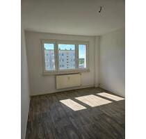 Kautionsfrei in die erste eigene Wohnung. 2 -Raumwohnung mit Tageslichtbad! - Kitzscher