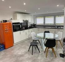 Moderne 2-Zimmer DG Wohnung in zentraler Lage mit EBK 680€ Kalt - Coburg