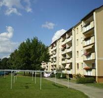 Einziehen & Wohlfühlen. Sanierte 4-Raumwohnung mit Balkon Stellplatz & neuem Bad! - Kamenz
