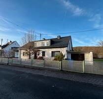 Familienidyll mit großem Grundstück - Burbach