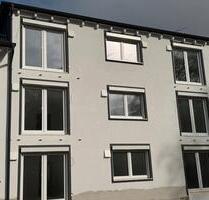 Kernsanierte 3 Zimmer Wohnung, mit Balkon und 2 Stellplätzen - Mallersdorf-Pfaffenberg