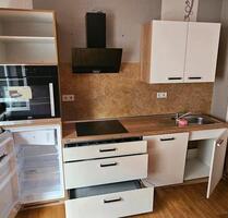 2-Zimmerwohnung, Küche, Bad, Flur, Autoabstellplatz - Gemünden (Wohra)