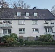 Attraktive ruhige 3,5-Zimmer-DG-Wohnung (58 qm, frisch renoviert) - Essen Stadtbezirk II