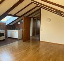 Helle 2-Zimmer Dachgeschosswohnung in Stegen zu vermieten