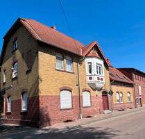 Großes Zweifamilienhaus - 115.000,00 EUR Kaufpreis, ca.  260,00 m² in Südliches Anhalt (PLZ: 06369)