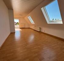 Helle 3 Zimmer Wohnung mit Balkon in Waldbüttelbrunn