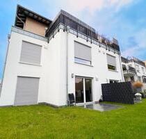 Neuwertig. Familienglück. Komfort. Moderne 4-Zimmer-Wohnung mit mit Balkon, Aufzug & Keller in Burscheid