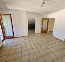 Wohnung DG 2. OG - 1.200,00 EUR Kaltmiete, ca.  75,00 m² in Rosenheim (PLZ: 83022) Innenstadt