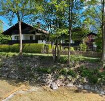 Garmisch-Partenkirchen – Apartment am Fluss mit Zugspitzblick