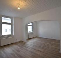 Altbaucharme in Essen! Renovierte 3-Zimmer-Whg zu vermieten