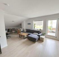 Schöne, sehr große 2,5 Zi- Wohnung mit EBK, TG und großer Dachterrasse in Pforzheim