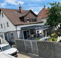 Gemütliches Einfamilienhaus mit Pool in Randlage von Weingarten