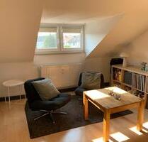 2-Raum DG-Wohnung mit kleiner EBK in Düsseldorf - Pempelfort
