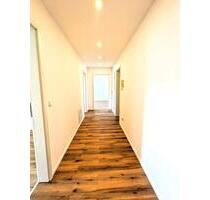 Frisch renovierte 3-Raum-Wohnung mit Balkon+Stellplatz - Hoyerswerda