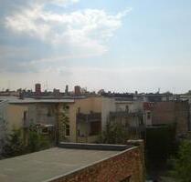 Ungestört die Sonne genießen auf dem Balkon in dieser geräumigen 4-Raum-Wohnung - Halle (Saale) Damaschkestraße