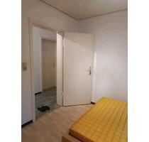 kleines WG Zimmer - 375,00 EUR Kaltmiete, ca.  70,00 m² in Stuttgart (PLZ: 70378) Mühlhausen