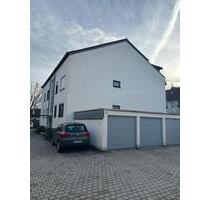 Freundliche 3 Zimmer Dachterrassen Wohnung + Hobbyraum + Garage i - Karlsfeld