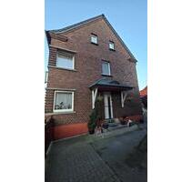 Großes, renoviertes Einfamilienhaus mit Terrasse & Garage zu verm - Grevenbroich