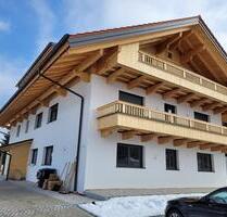 Hochwertige 4 Zimmer EG Wohnung mit Garten in Bernau am Chiemsee
