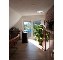 Charmante Dachgeschoss-Maisonettewohnung mit Stellplatz in Menden - Menden (Sauerland)
