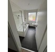 Helle 3 Zimmer EG-Wohnung in zentr. Lage von Breidenbach + Stellp