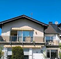 Zentrumsnah, Großzügige 3 12 Zi, Wohnung mit 2 Südbalkonen - Troisdorf