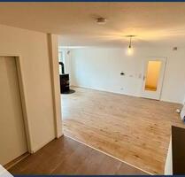 Modern geschnittene Wohnung mit Kaminofen in historischem Fachwerkhaus mit Einbauküche - Clenze