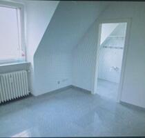 3 Zimmer Dachgeschoss Wohnung in Essen, Steele
