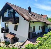 Helle 3,5-Zimmer-Eigentumswohnung mit Terrasse, Garage und Garten - Dörzbach