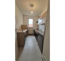 Einbauküche, Balkon - 2 Zimmer-Wohnung - Bad Dürrenberg