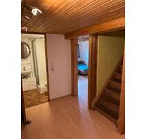 Kleine Wohnung - 10,00 EUR Kaltmiete, ca.  45,00 m² in Marklkofen (PLZ: 84163)