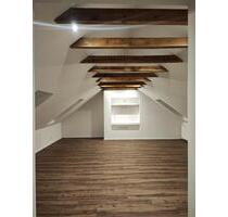 Dachgeschosswohnung in Alt-Saarbrücken, nähe HTW