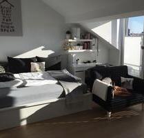Chice, ruhige Dachgeschosswohnung in bester Lage - Düsseldorf Stadtbezirk 3